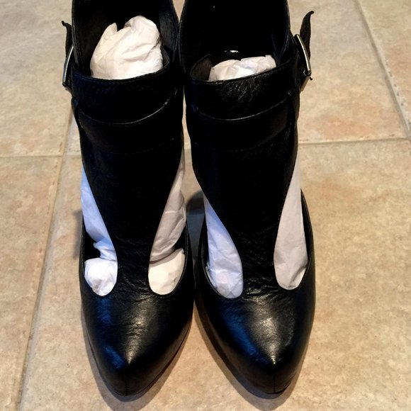 Dolce Vita Black Leather Pumps - Size 7.5US - Picture 1 of 5